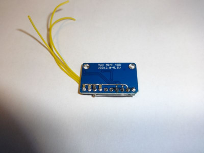 100nF caps and 4k7 resistor 0805 size on bottom. Above 4k7 resistor there is also 100nF cap.