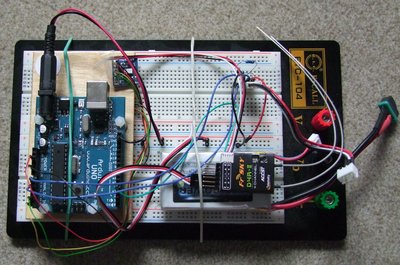 Test setup. Voltage divider 2 x 2 k right upper corner.